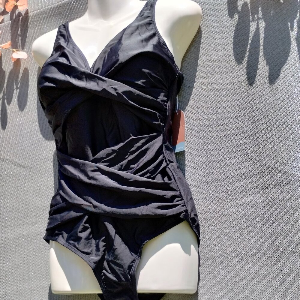 Smismivo (M) Twist Front One Piece